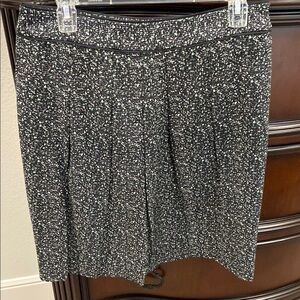 EUC Vintage Ann Taylor Size 6 Elegant Black and White Tweed Skirt w/ Green